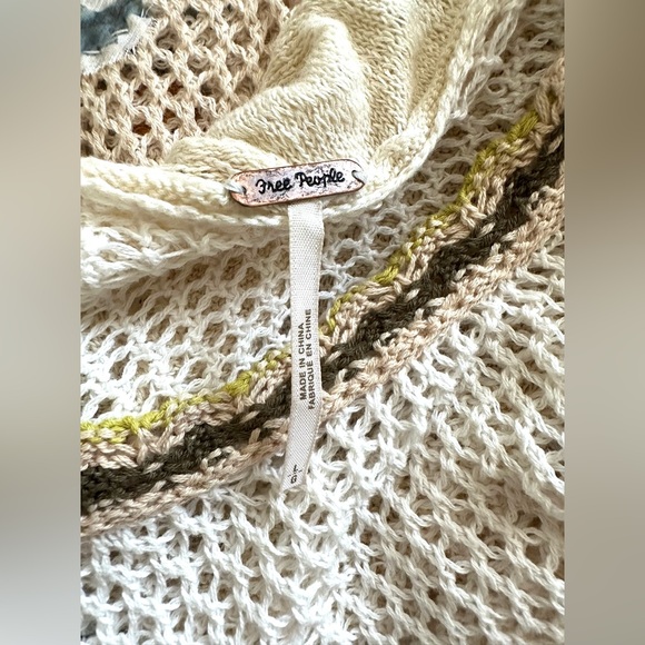 FREE PEOPLE Embroidered Menagerie Embroidered Crochet Hooded Sweater - Large - Picture 7 of 7